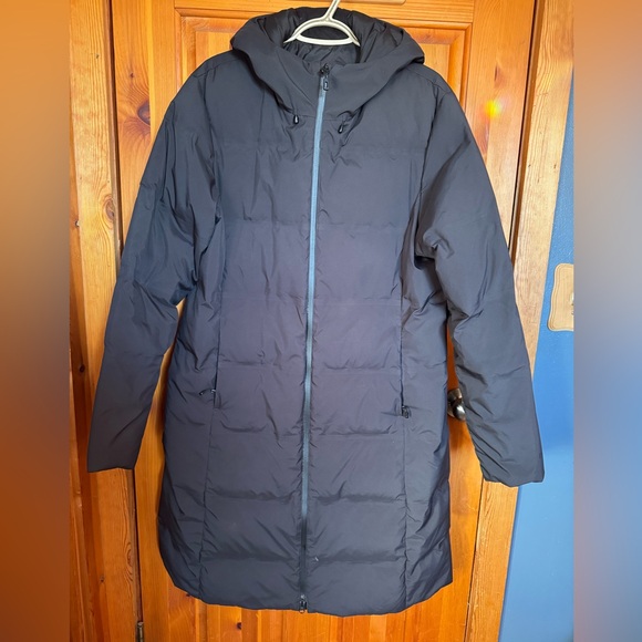 Patagonia Jackets & Blazers - Patagonia women’s XL Jackson Glacier down parka.